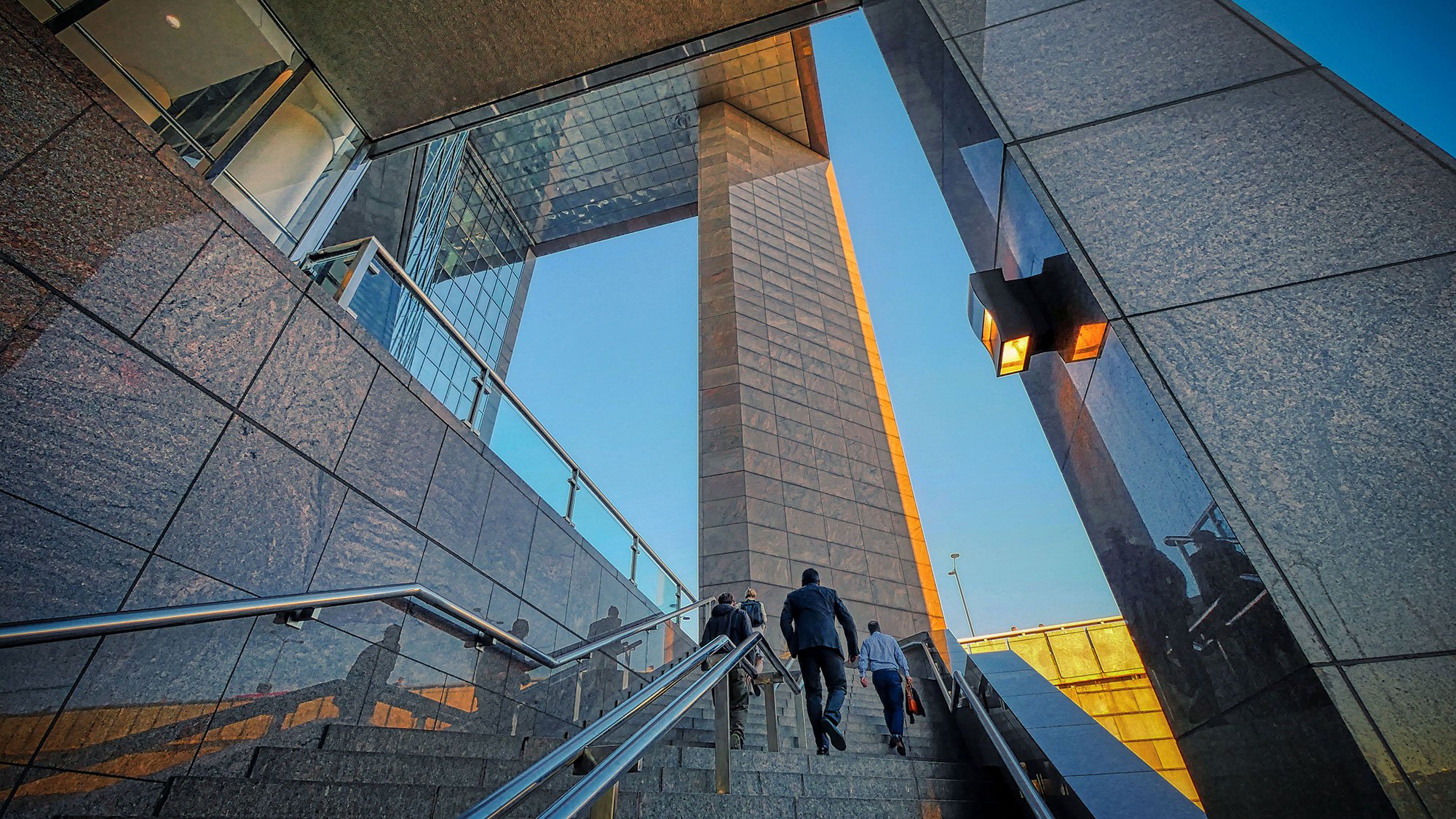 広告代理店とPR代行を活用した成功の考え方